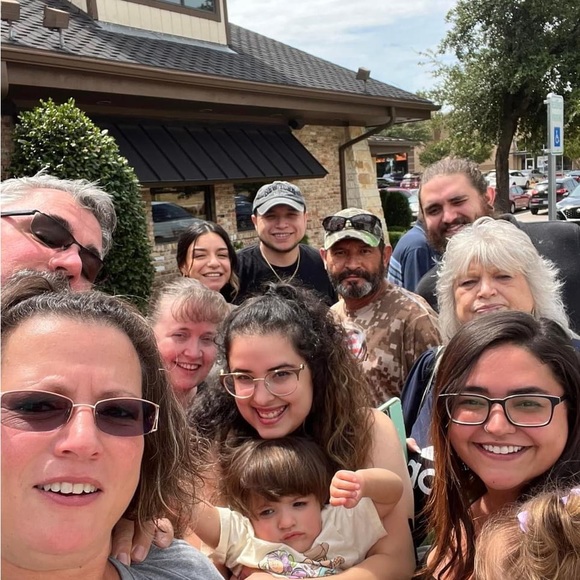 Meet your Posher, Lara - Picture 11 of 13